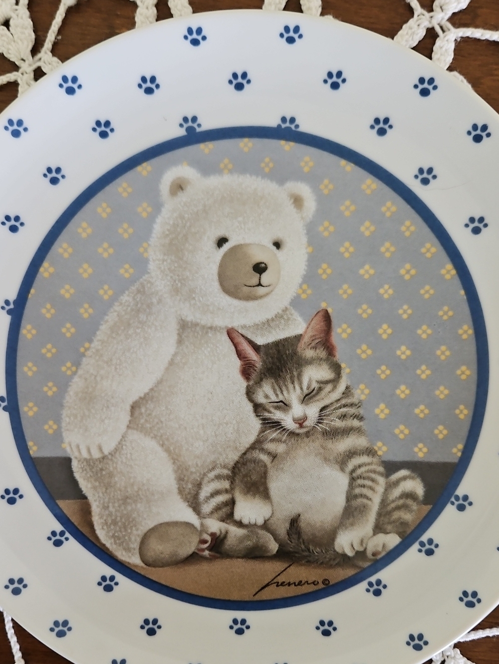 Vintage 1989 Vandor Lowell Herrero Cat Plate - Sleeping Gray Kitty & Bear